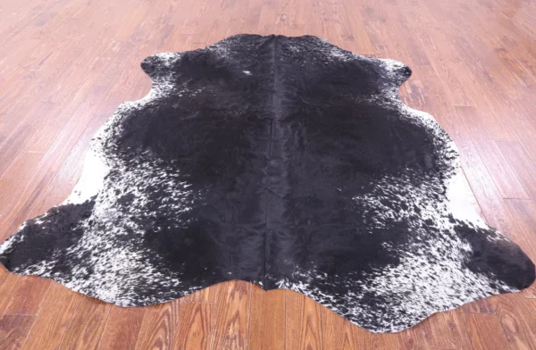 Natural texture of Refined Salt and Pepper Cowhide Rug