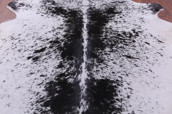 Natural texture of Mottled Salt and Pepper Cowhide Rug