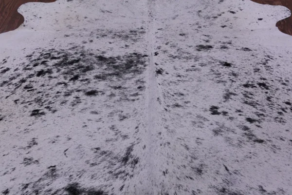 High-quality edge of Natural Hair on Salt and Pepper Rug